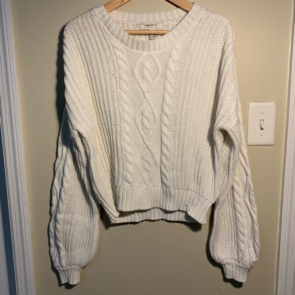 SOLD 🚫🚫🚫 F21 white sweater